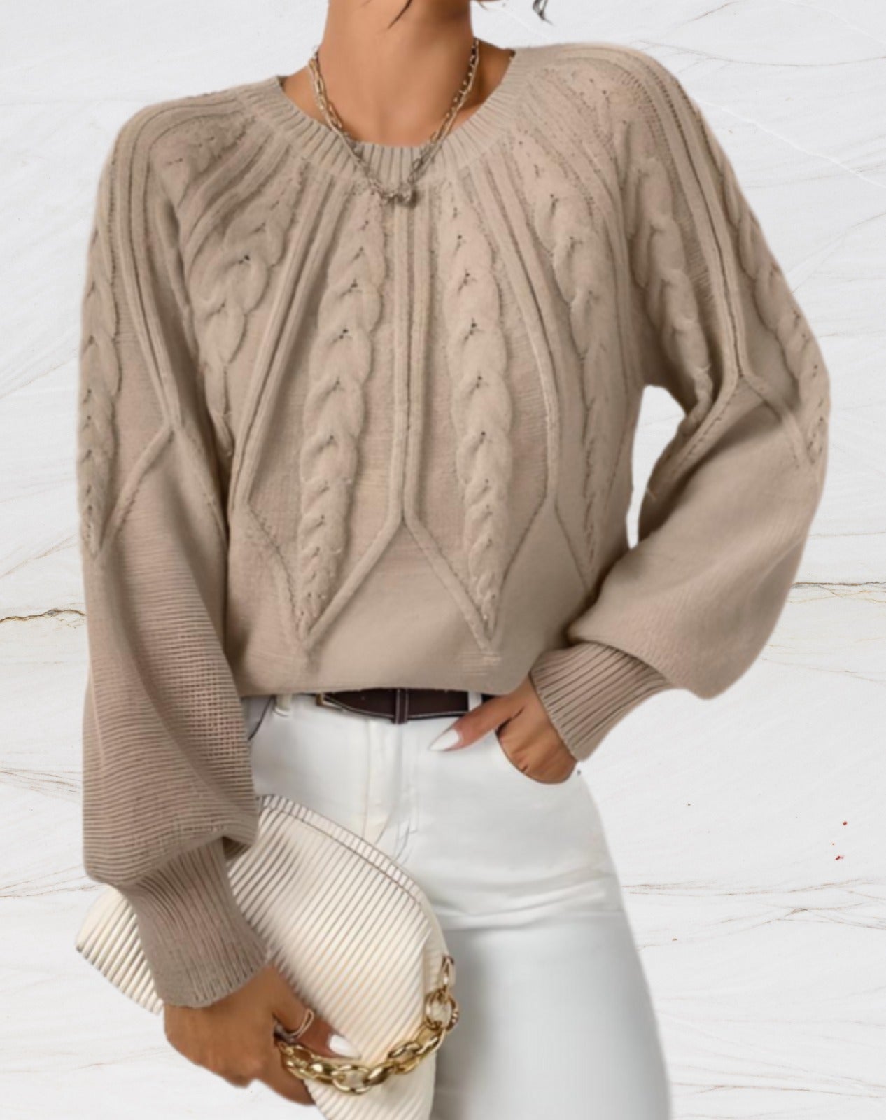 Emily - Eleganter Pullover mit Rundhalsausschnitt und Pfeil-Strickmuster in Beige