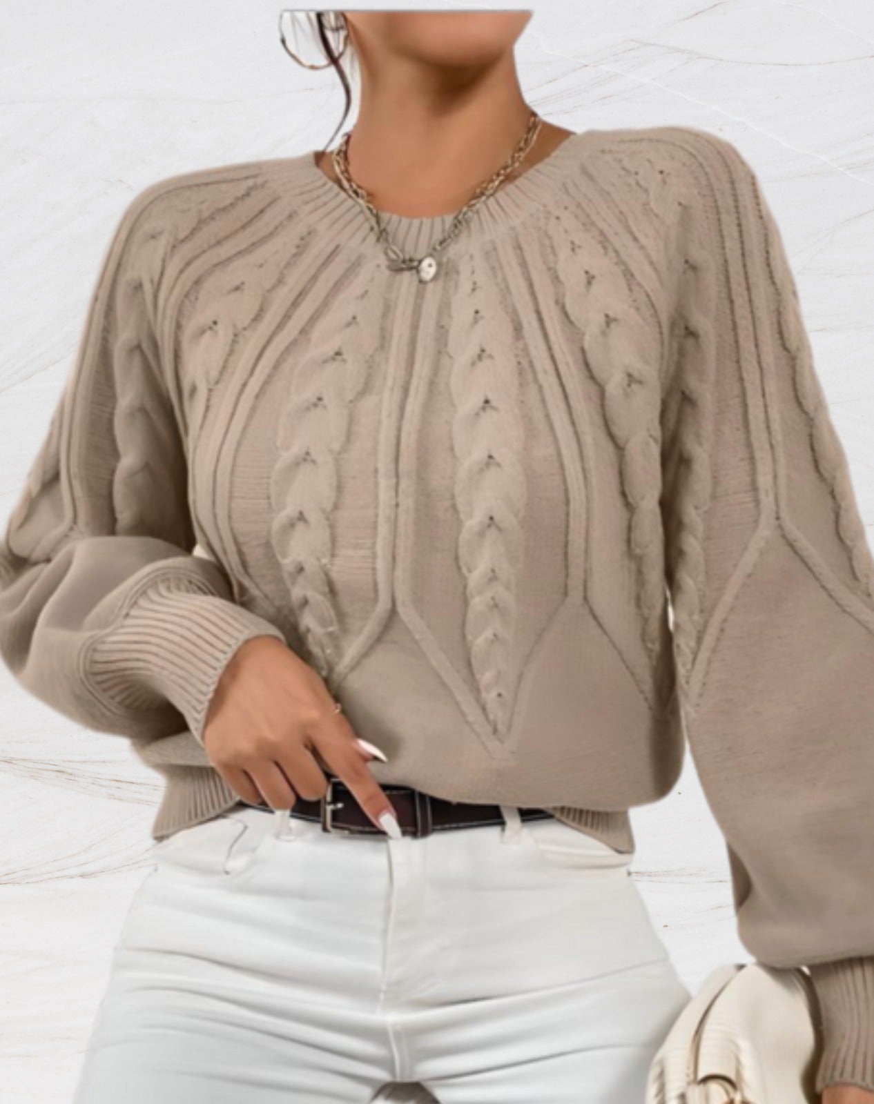 Emily - Eleganter Pullover mit Rundhalsausschnitt und Pfeil-Strickmuster in Beige