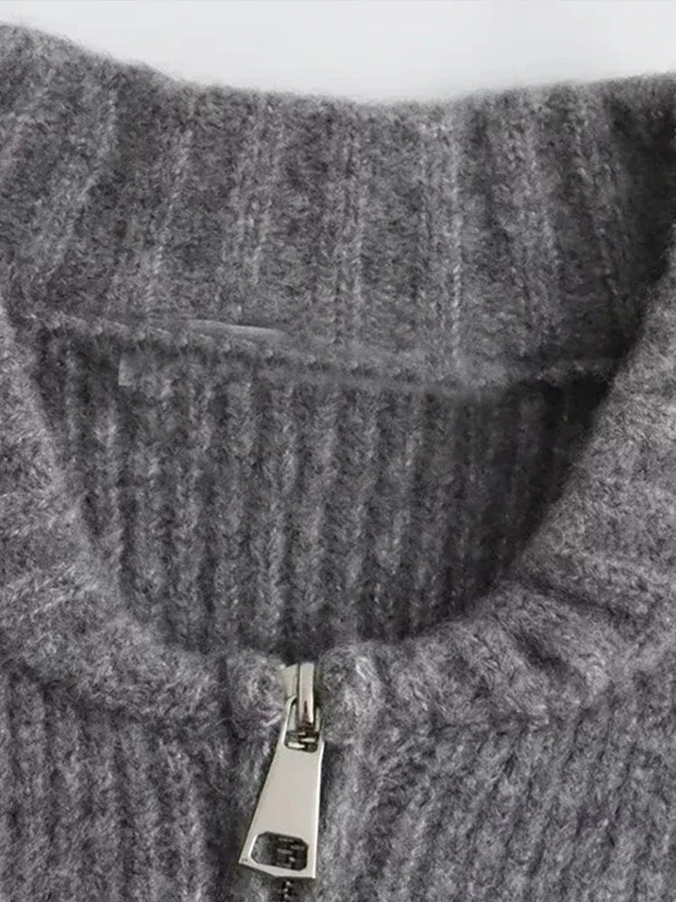 Mia | Strickjacke mit Langarm und Reißverschluss