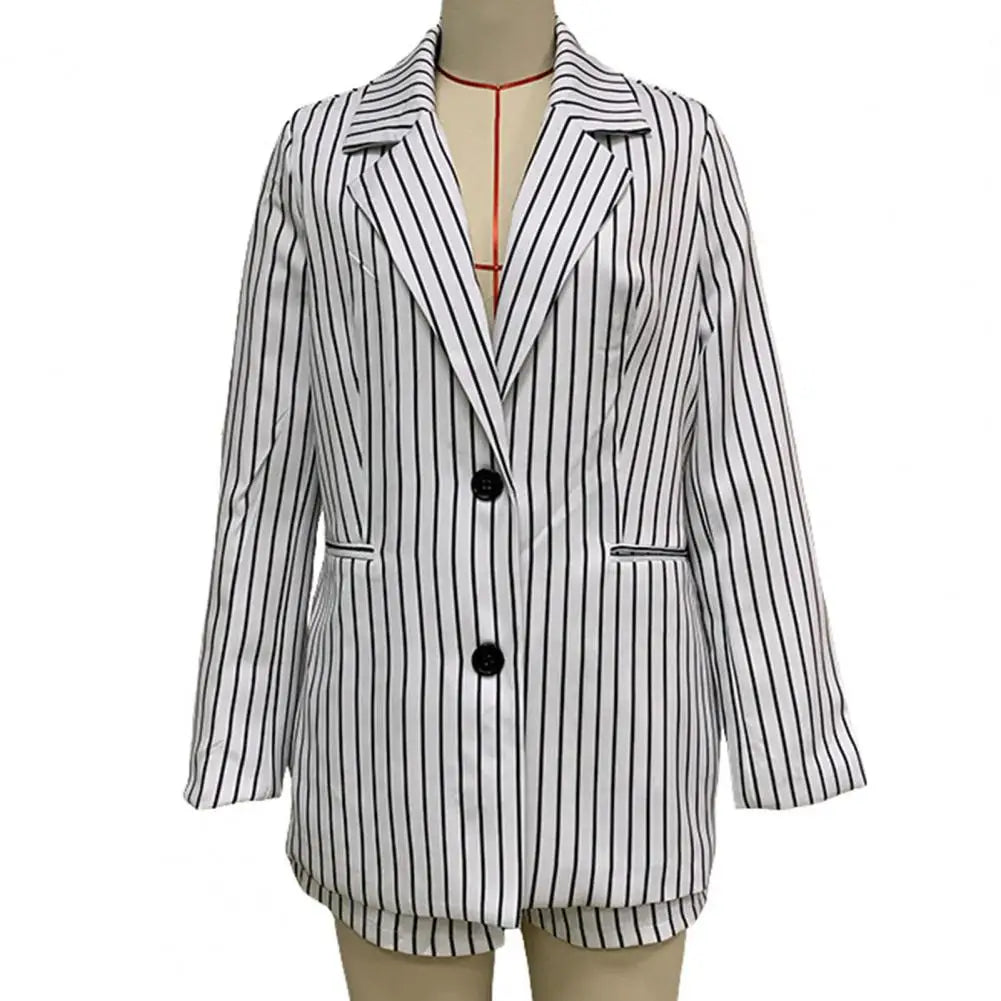 Marlene - Weißer Gestreifter Blazer mit Passendem Shorts-Set für Damen