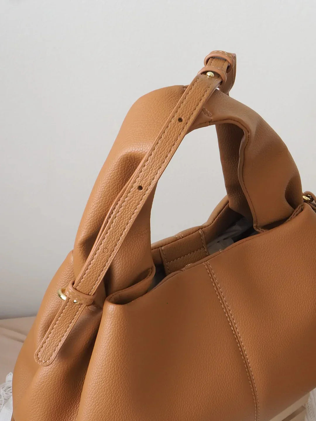 Mathilda |  Kunstledertasche – Minimalistischer Chic für jeden Anlass