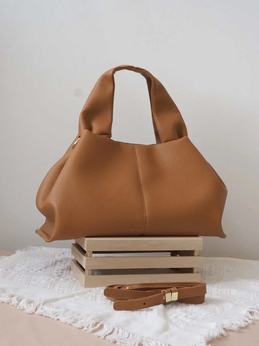 Mathilda |  Kunstledertasche – Minimalistischer Chic für jeden Anlass